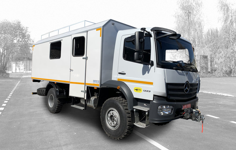 Новий фургон на базі MercedesBenz Atego